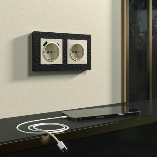 W1171703/ Розетка с заземлением, шторками и USB тип A+C (слоновая кость)